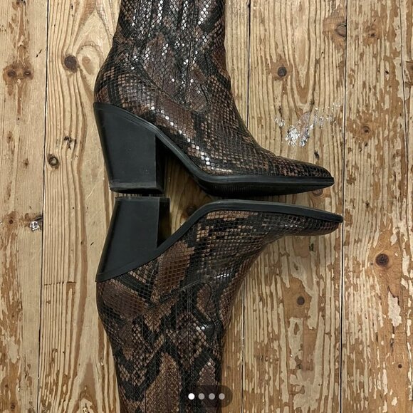 Also snakeskin heeled boots 8 - Picture 1 of 5